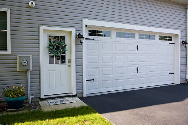 24/7 Emergency Garage Door Panel Replacement experts in Aztec, NM